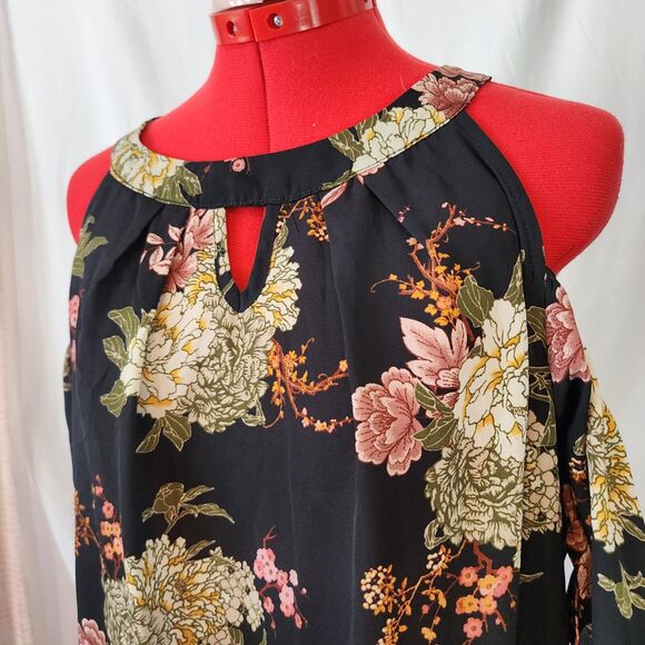 AUW Black Floral Shoulder Out Lightweight Blouse Size XL - Picture 3 of 8